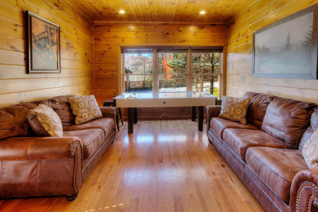 Smoky Mountain Views Villa Gatlinburg Exterior photo